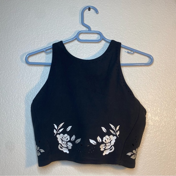 Athleta Conscious Crop Black & Silver Eyelet Floral Bran- Medium D-DD Cup - Picture 3 of 5